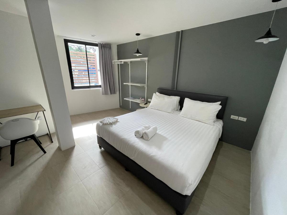 Phuket Muay Thai Hotel Rawai Beach Zewnętrze zdjęcie